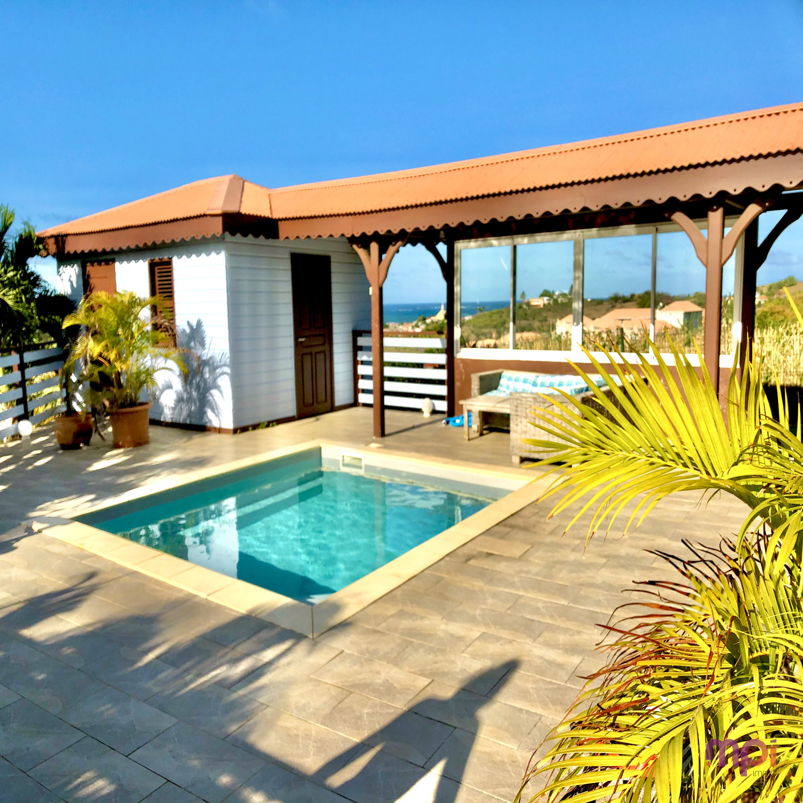 vente CHARMANTE VILLA  CREOLE  VUE MER AVEC BUNGALOW 